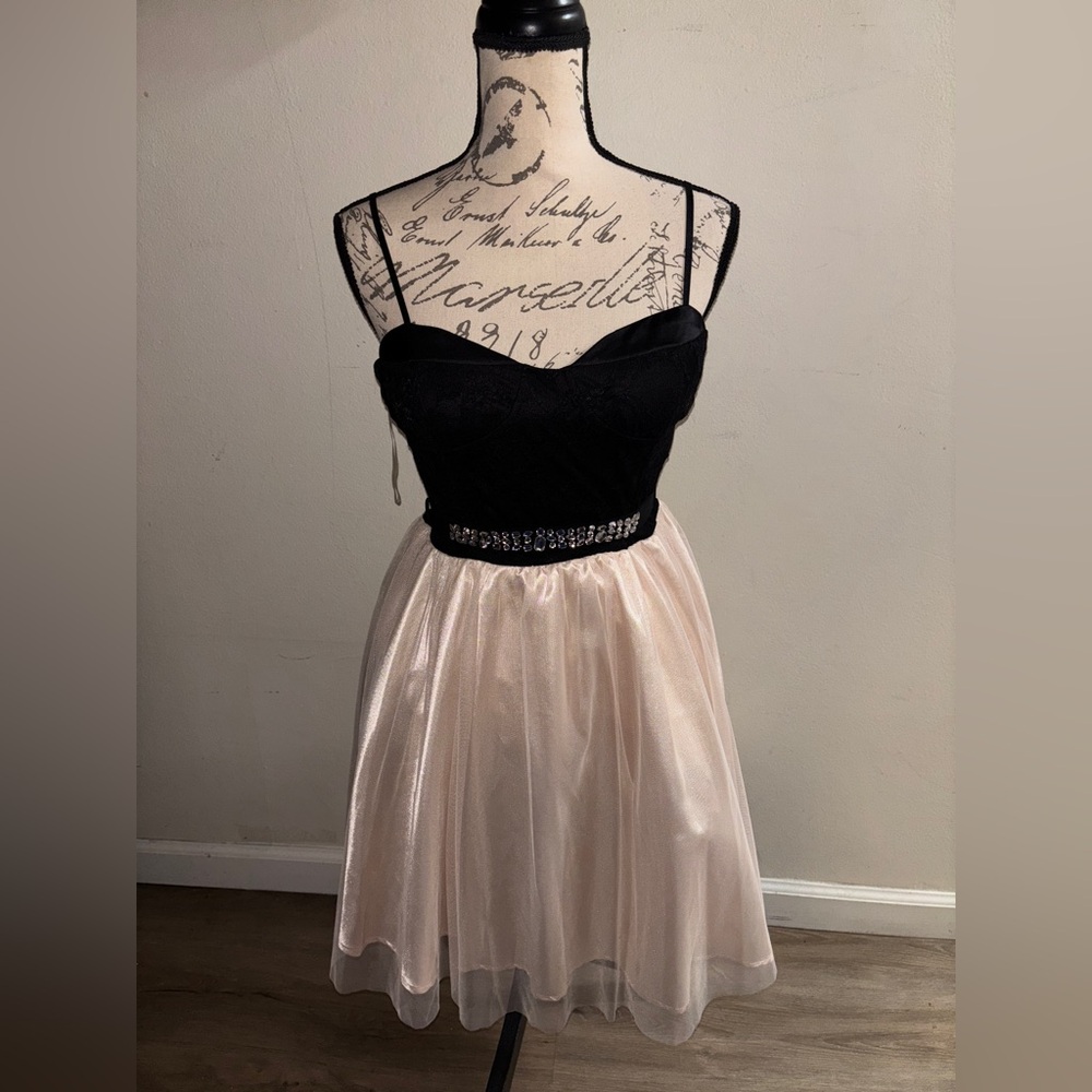 Elegant Black and Cream Strapless Dress